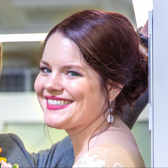 Meet your Posher, Michelle - Picture 1 of 3